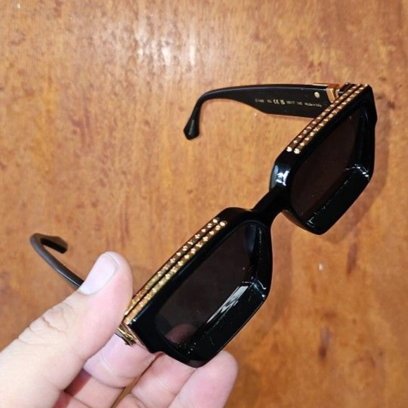 Louis Vuitton Sunglasses - Picture 1 of 4